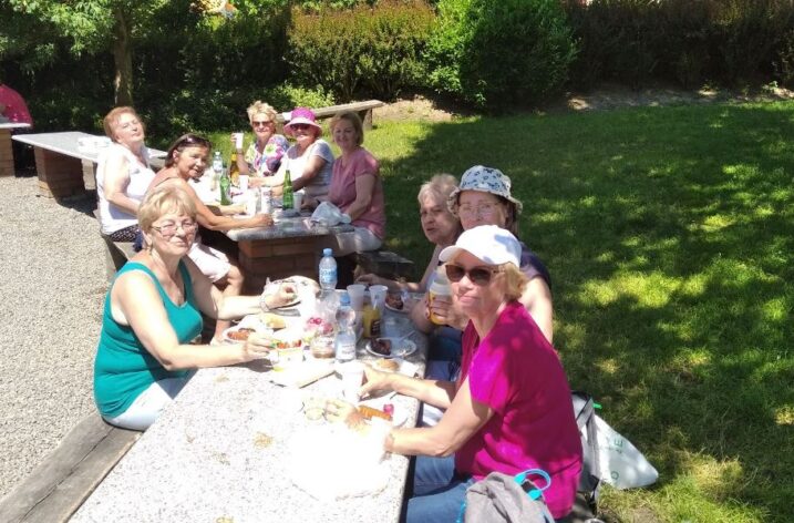 Seniorzy w Arboretum Wojsławice