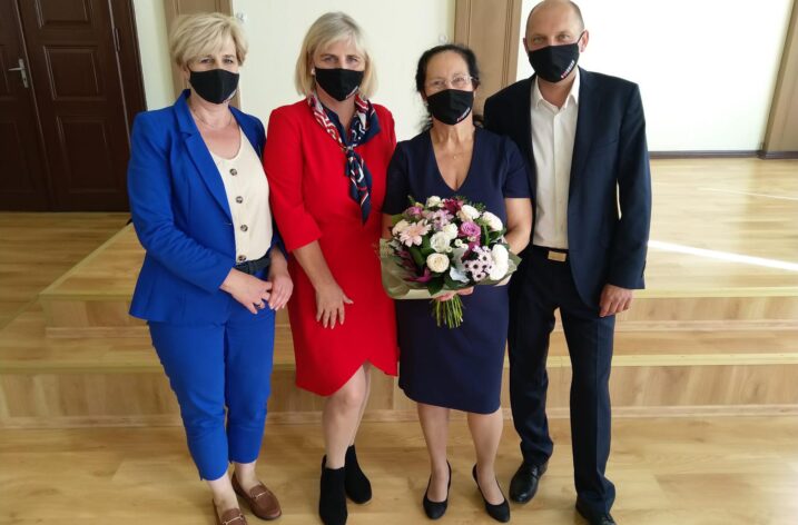 Wieloletni pracownik przeszedł na emeryturę