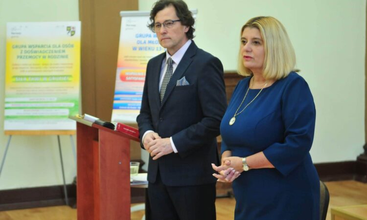 Seminarium nt. przemocy w rodzinie zainaugurowało projekt „Świdnica przeciw przemocy”